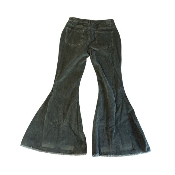 Flamingo Women’s Size L mid rise green corduroy boho flare leg pants 3624 - Picture 2 of 8